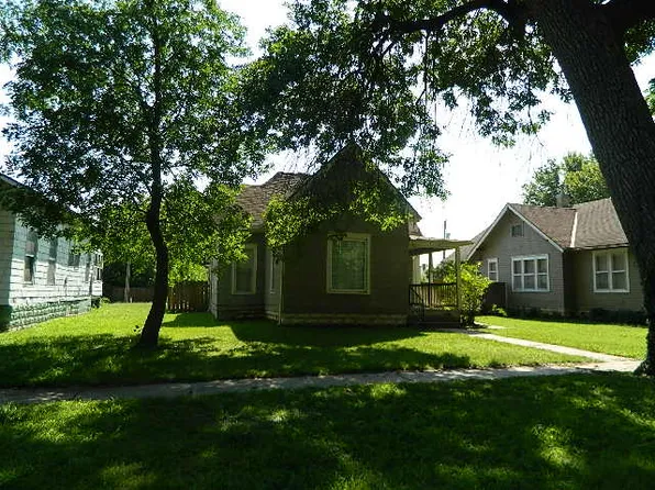 1310 Fuller St, Winfield, KS 67156