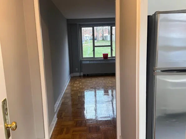 69-05 186th Ln, Fresh Meadows, NY 11365