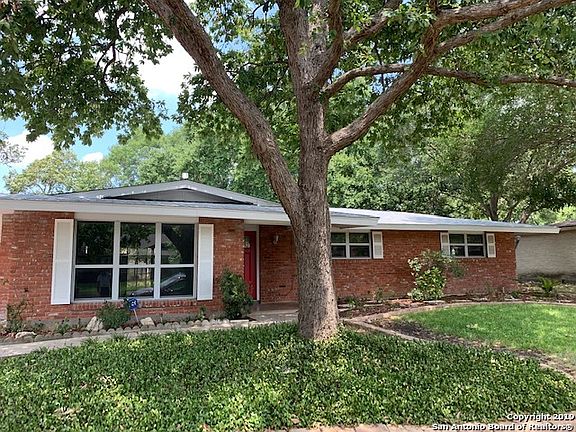 3rd image of 417 Winfield Blvd