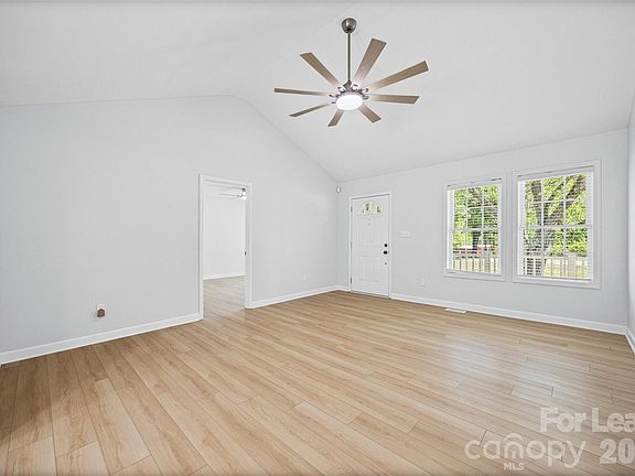 4th image of 425 Griggs Rd