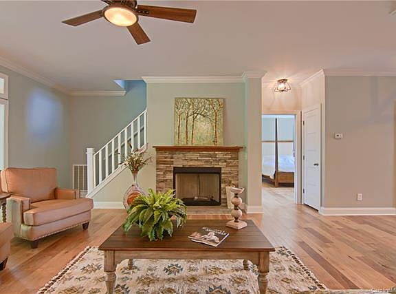 3rd image of 43 Triple Fairways Dr