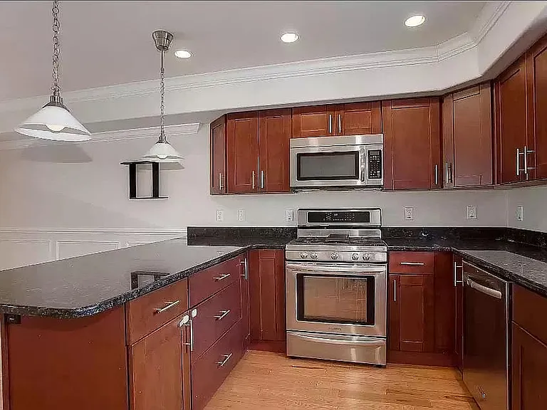 4417 Saint Davids St — Photo 7