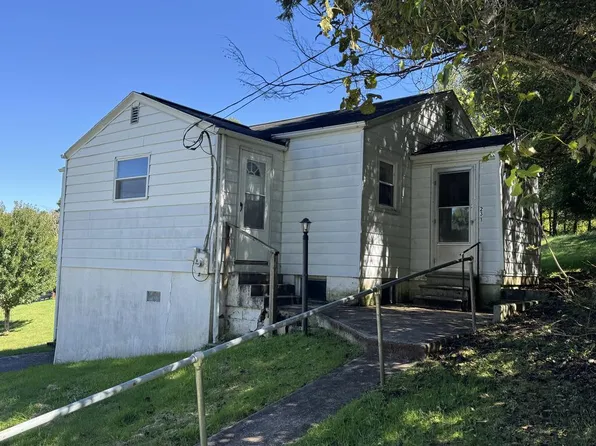 231 Brook St, Tazewell, VA 24651