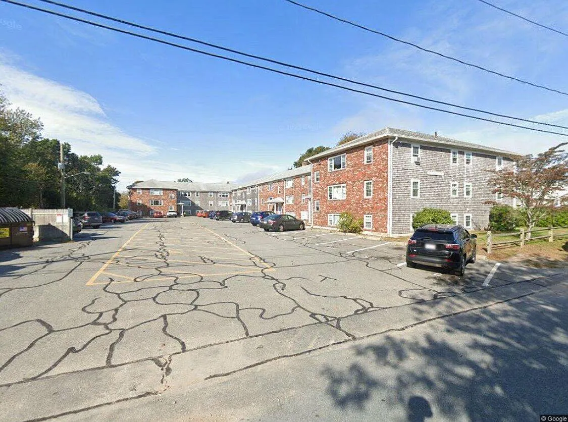 2 bed, 1.0 bath, 757 sqft, $2,200 — Photo 2
