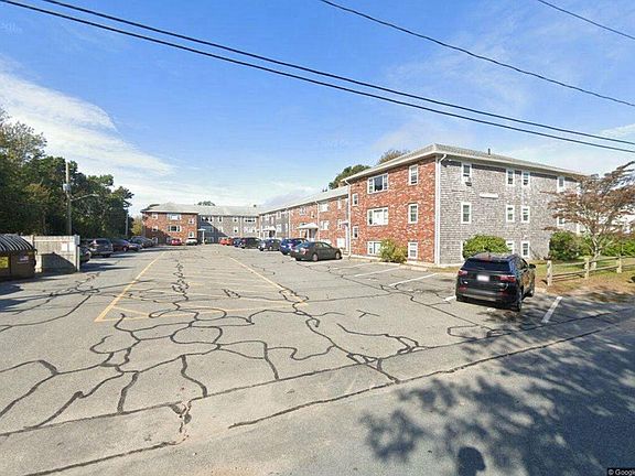 2nd image of 9 Edwards Rd B4