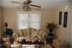 3rd image of 307 Lakeview Dr