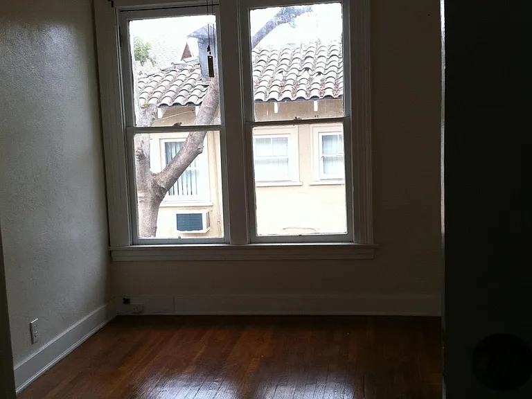 1215 W 30th St #4 — Photo 2