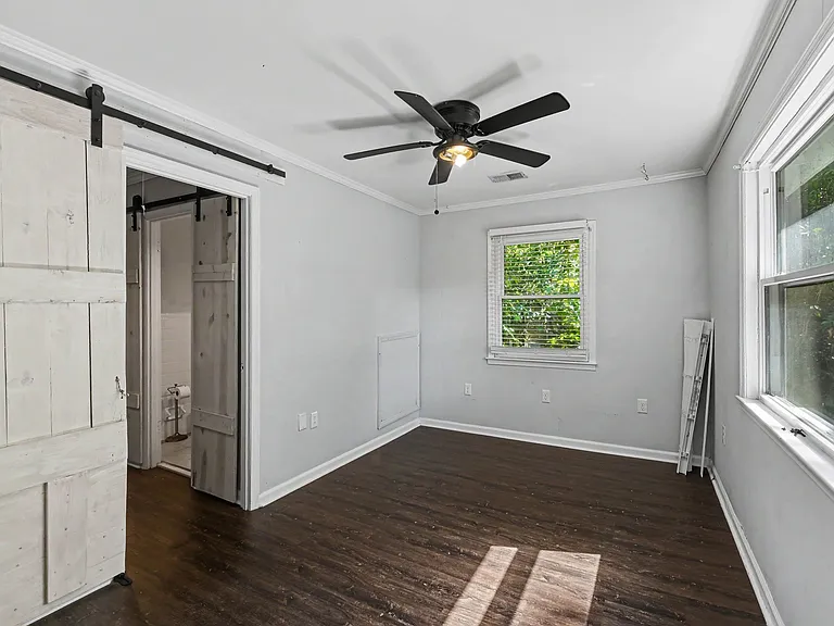 2243 Guerry Ave #B — Photo 10