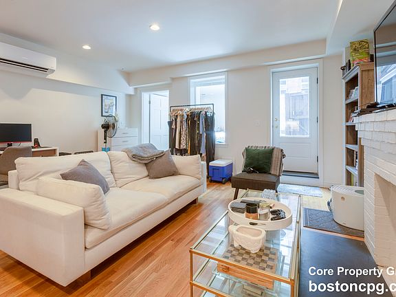 3rd image of 233 Beacon St APT 2