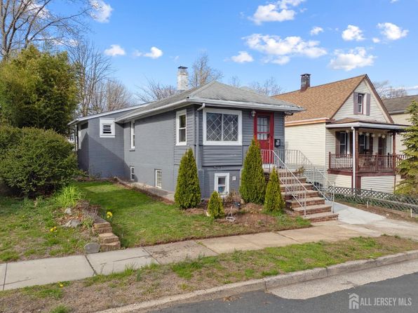 78 Wildwood Ave, Edison, NJ 08837