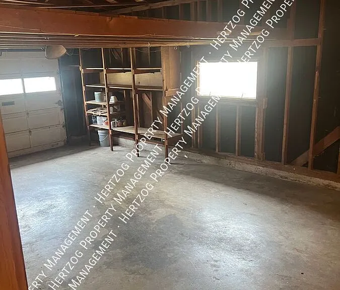 1701 El Camino St — Photo 9