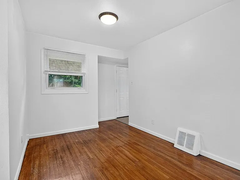 10328 Dudley Dr — Photo 14