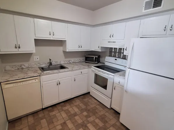 5200 Hilltop Dr APT Y22, Brookhaven, PA 19015