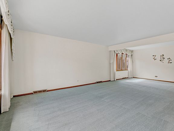 5th image of 4734 N Maria Ct