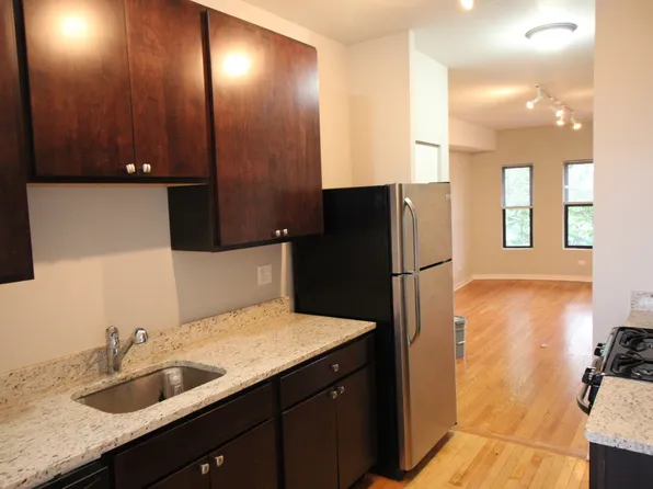2325 W Arthur Ave APT 3, Chicago, IL 60645