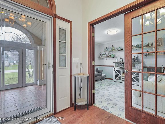 2nd image of 146 Canterbury Dr