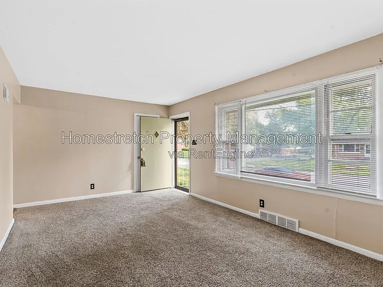 8253 Frost Ave — Photo 14
