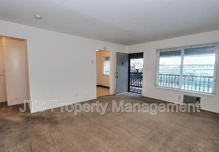 4439 V St #5 — Photo 24