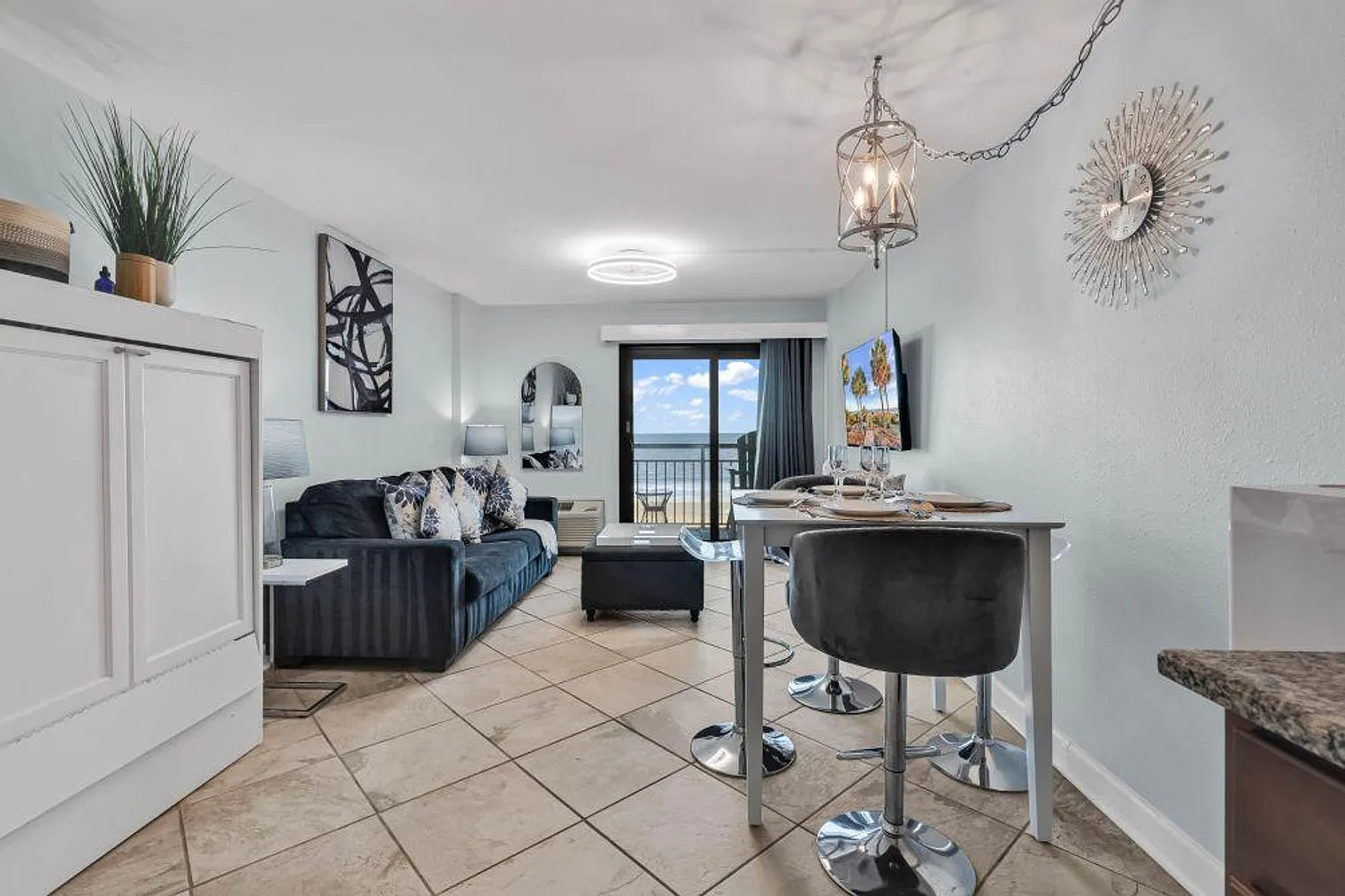 1 bed, 1.0 bath, 462 sqft, $2,353 — Photo 3