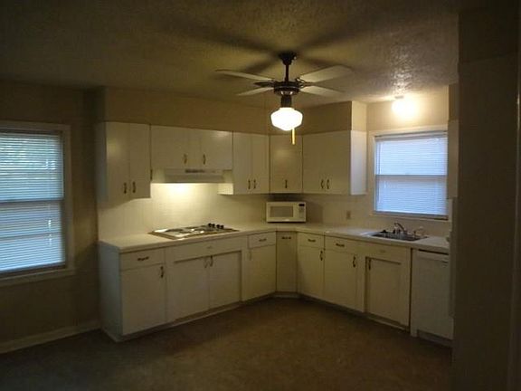4th image of 3585 N 10th St