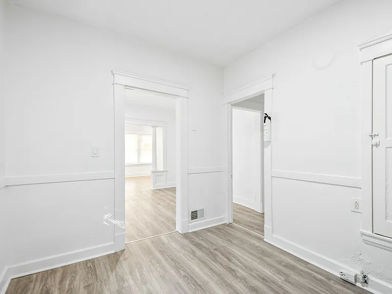635 E 124th St #B — Photo 3