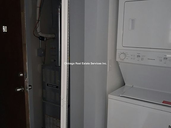 3rd image of 1644 W Pratt Blvd #1J