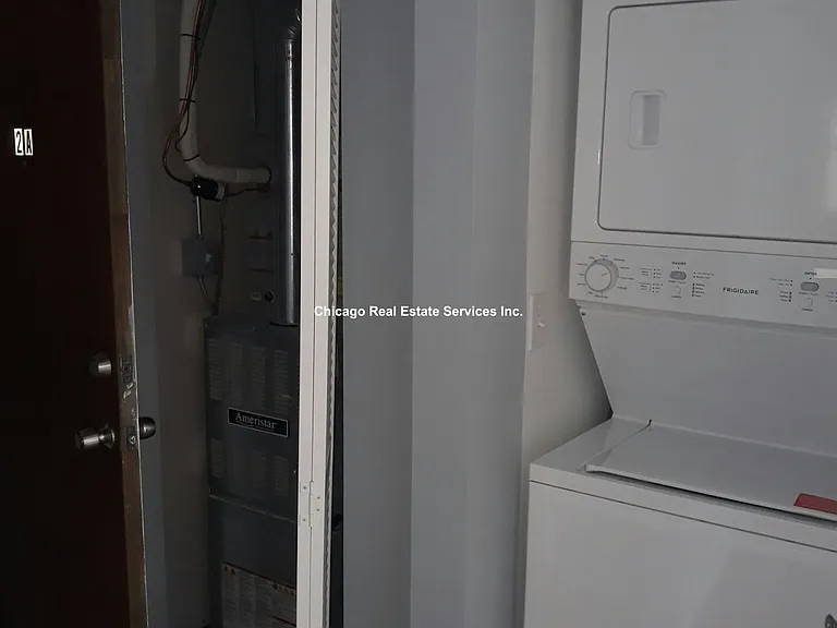 1644 W Pratt Blvd #1J — Photo 3