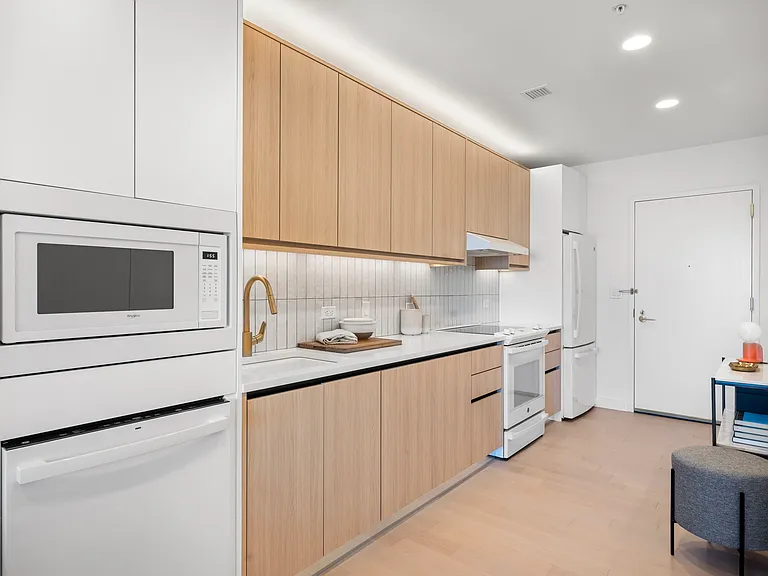 Newport Rentals — Photo 336