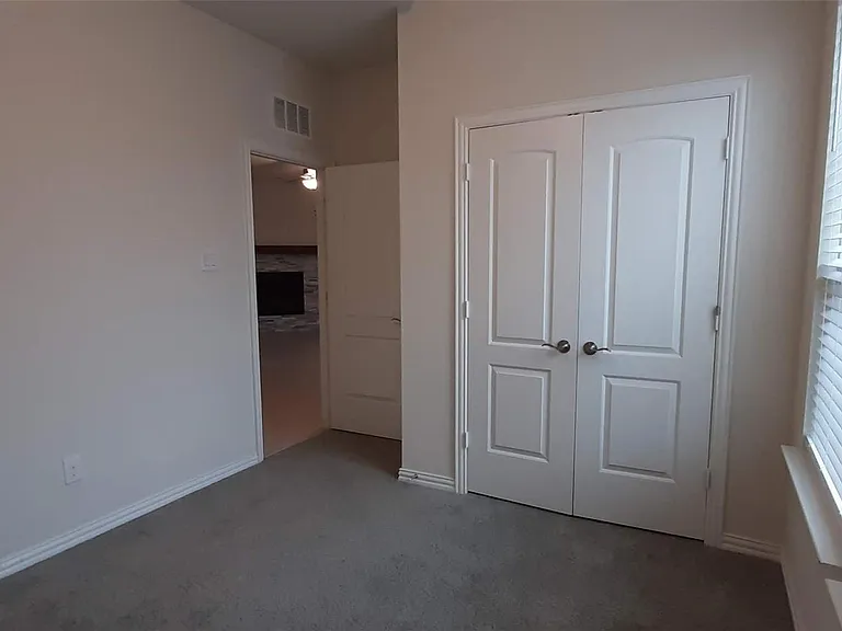 325 Kennewick Dr — Photo 8