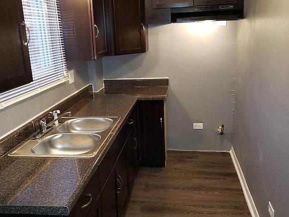 2nd image of 4310 Amelia Ave APT 4