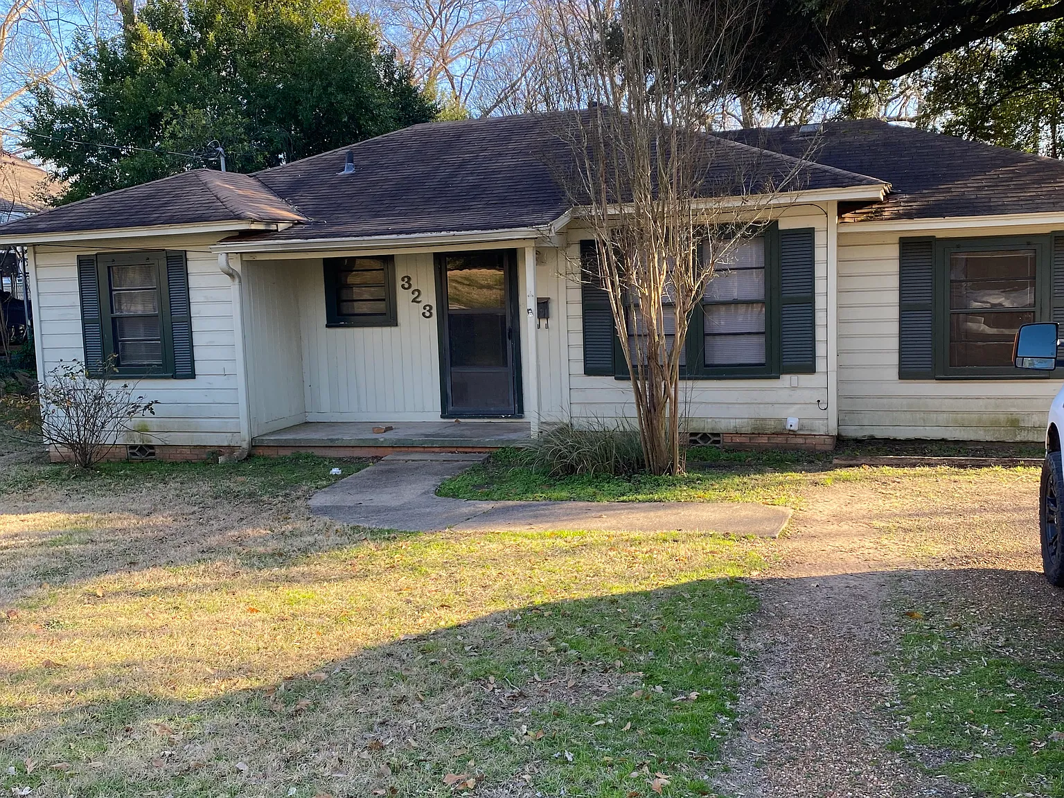 4 bed, 2700 sqft, $1,500 — Photo 1