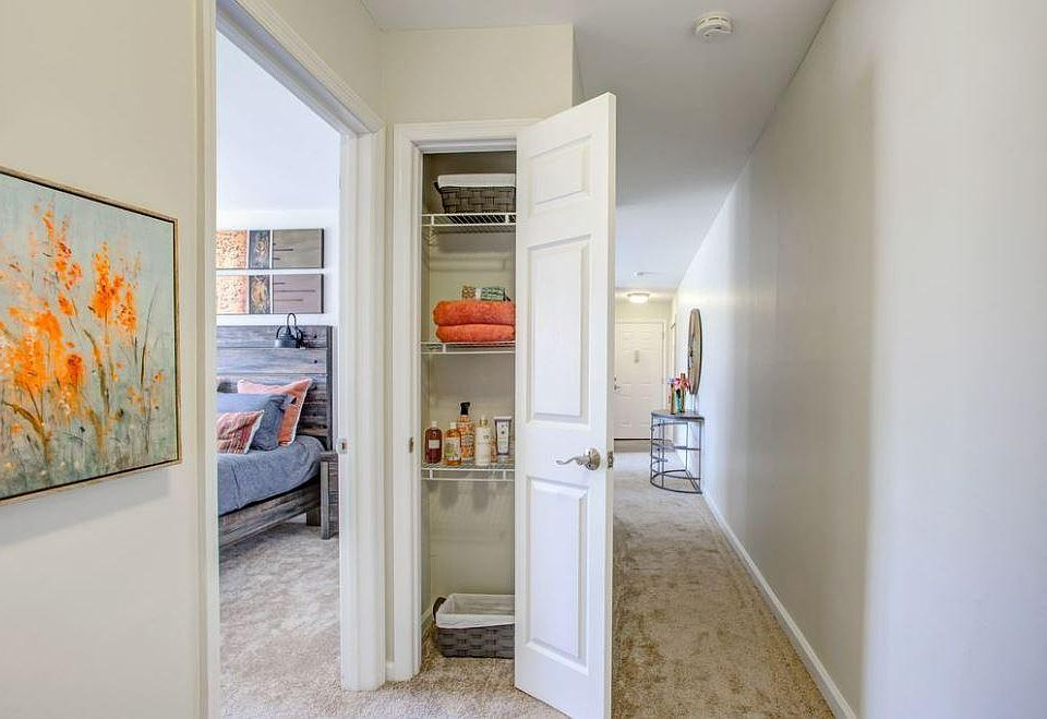 Hawthorne Living Apartment Rentals Central Islip, NY Zillow