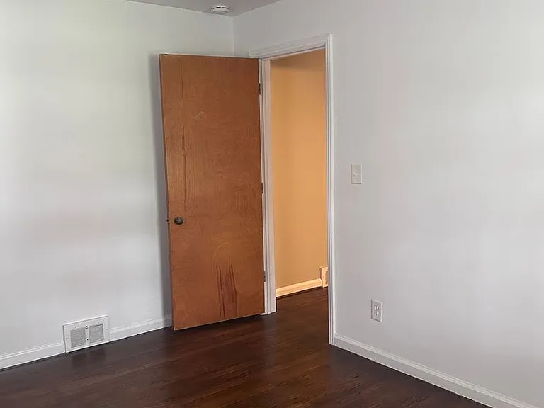 1 bed, 1.0 bath, 1054 sqft, $1,925 — Photo 12