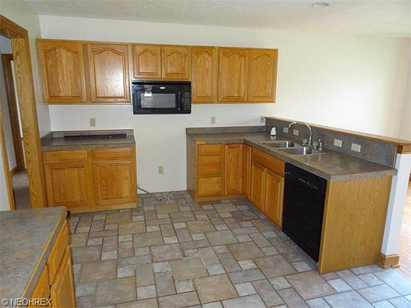 3rd image of 1551 Hilbish Ave