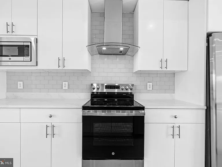 2534 Elvans Rd SE — Photo 32