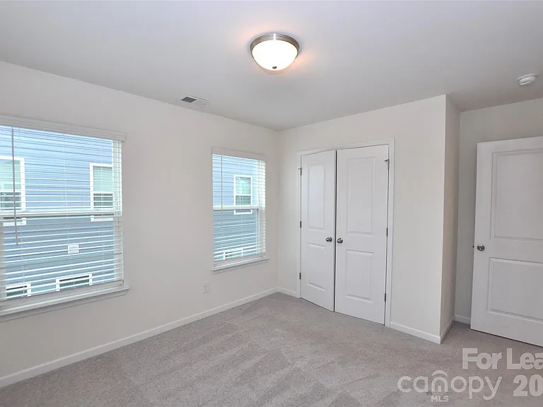 536 Laurel Walk Ln — Photo 34