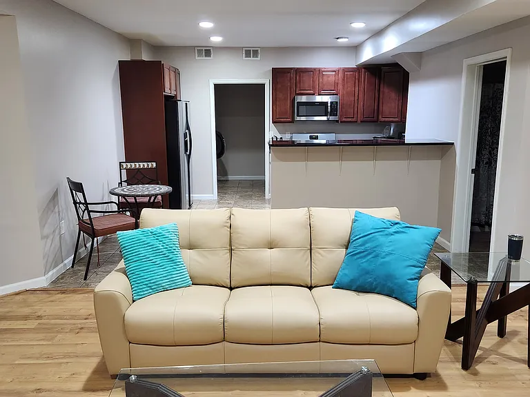 Sanandrew Dr — Photo 1