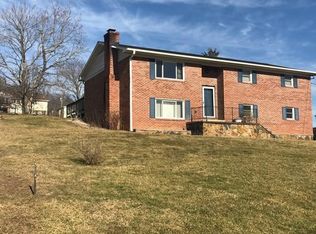 208 Jamescrest Dr, Beckley, WV 25801