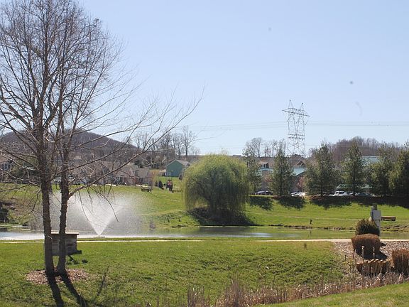 3rd image of 3058 Calton Hl