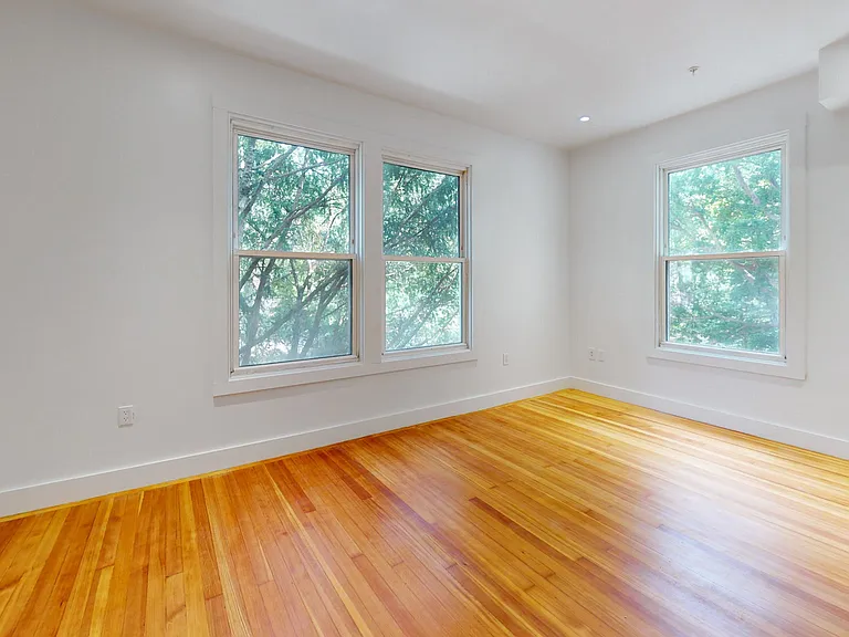 21 Regent Cir #3 — Photo 14