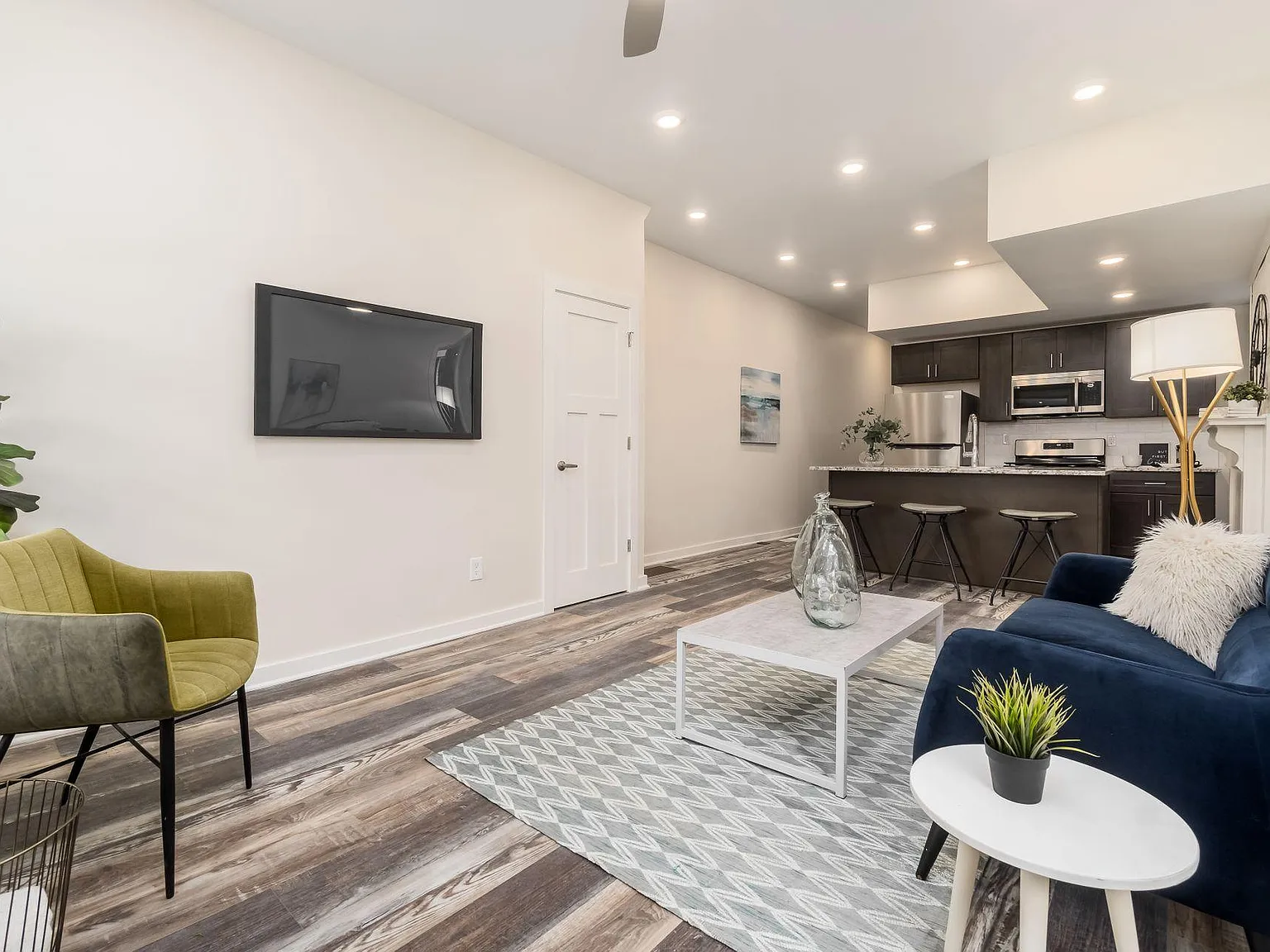 1 bed, 800 sqft, $1,595 — Photo 3