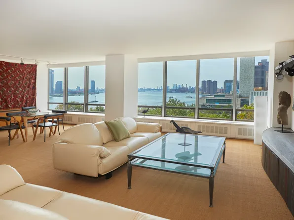 870 United Nations Plaza image 1 of 13