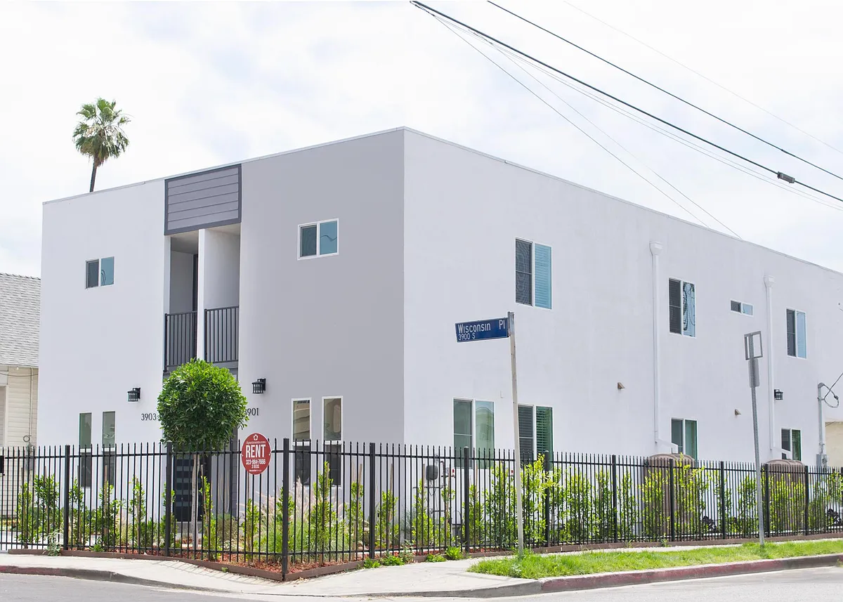 Building Photo - 3901 Wisconsin Pl #1