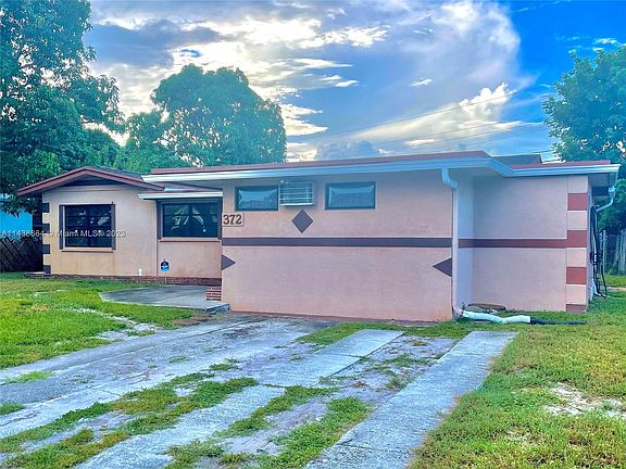3rd image of 372 W Dayton Cir