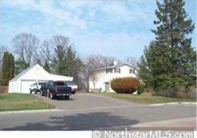 1st image of 817 Kenwood Ln E