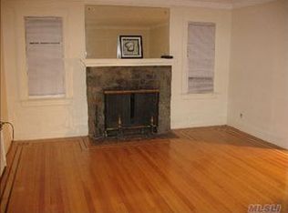 31 Courtenay Rd, Hempstead, NY 11550