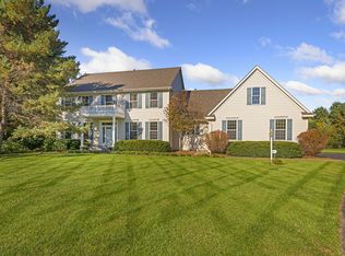 13 Scotch Pine Ct, North Oaks, MN 55127