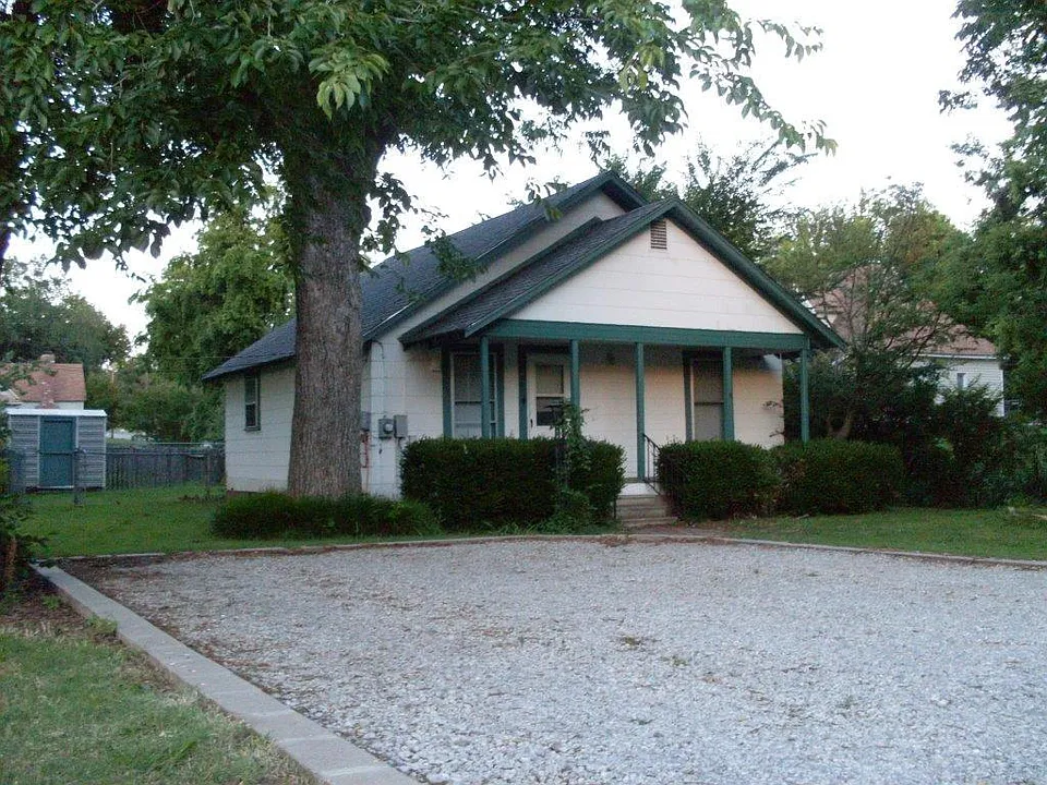 405 N Birch Ave