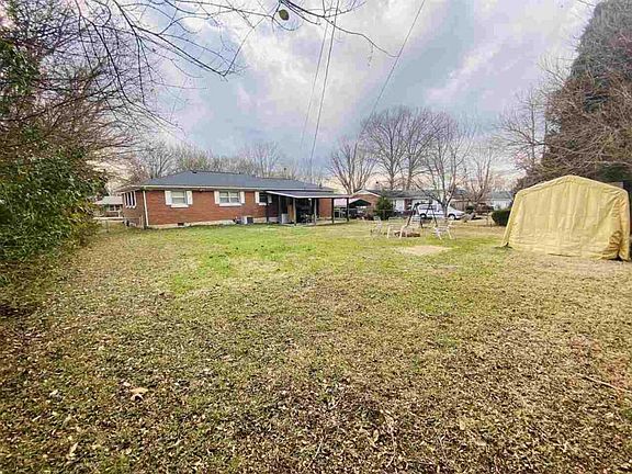 2nd image of 336 Leslie Ave