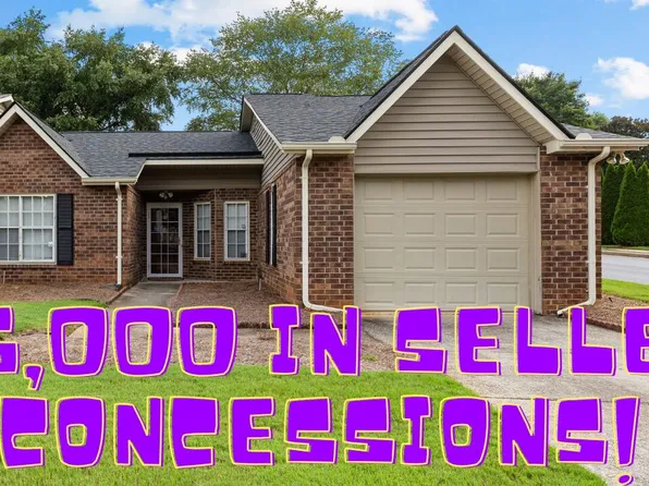 180 Monmouth Dr, Fayetteville, GA 30214